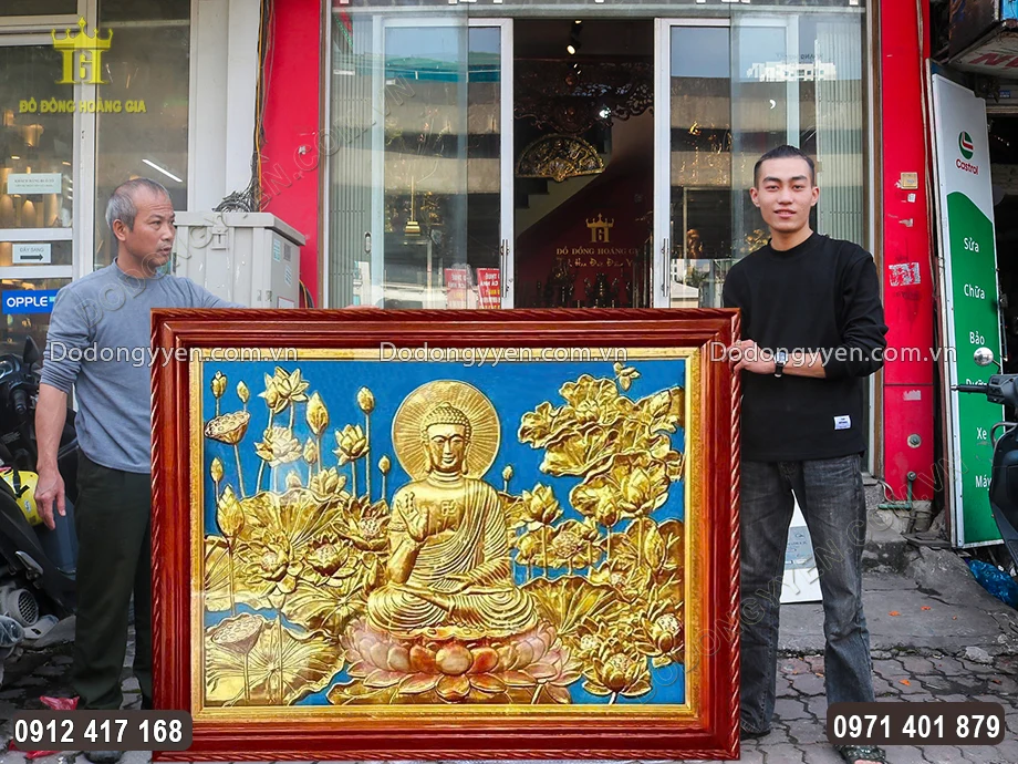 Khung tranh bằng gỗ gụ chắc chắn